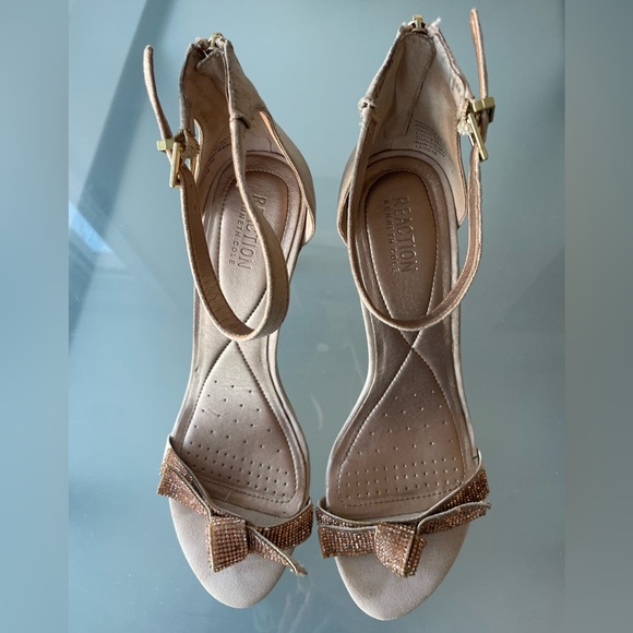 Kenneth Cole Reaction Pink Blush Suede High Heels - Picture 4 of 9